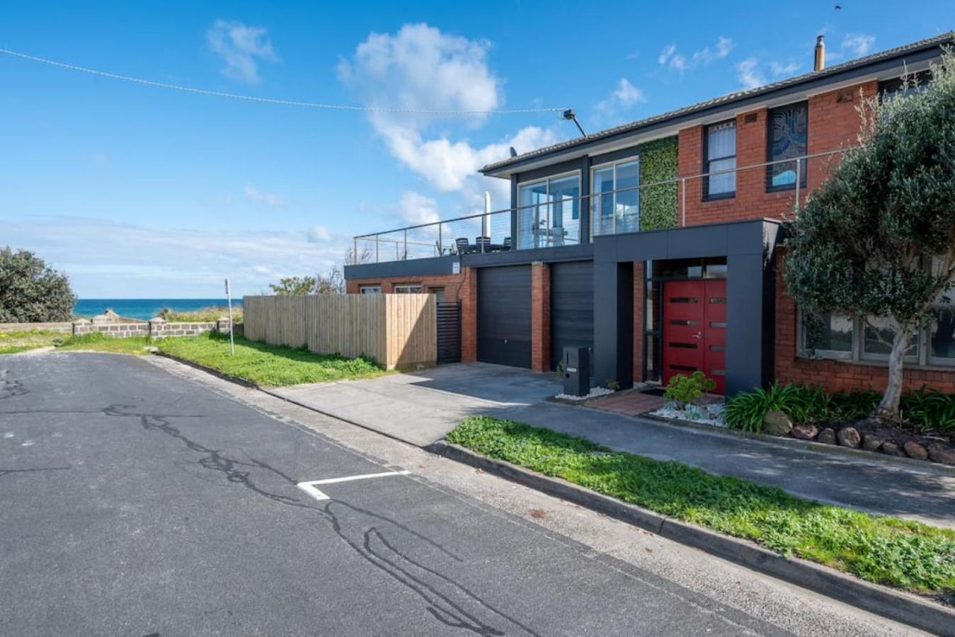 Chelseavue - Designer Beachside Townhouse Retreat Villa Exterior photo